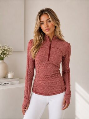 Lululemon Run Briskly 1/2 Zip
Heathered Dark Sport Red size 6